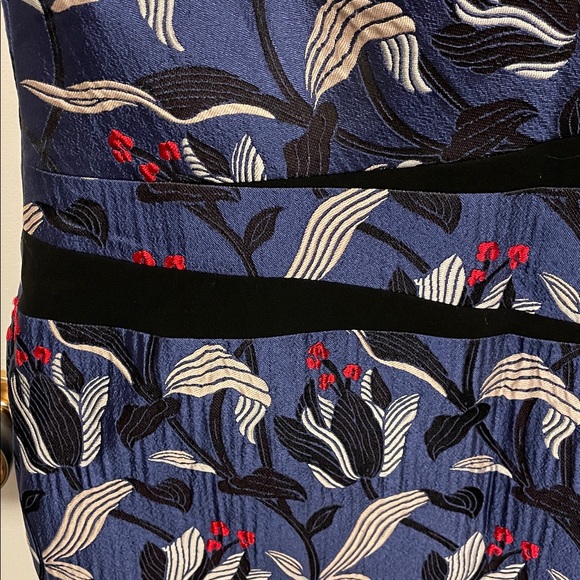 Escada Floral Dress With Statement Neckline Size 44 - Picture 15 of 15